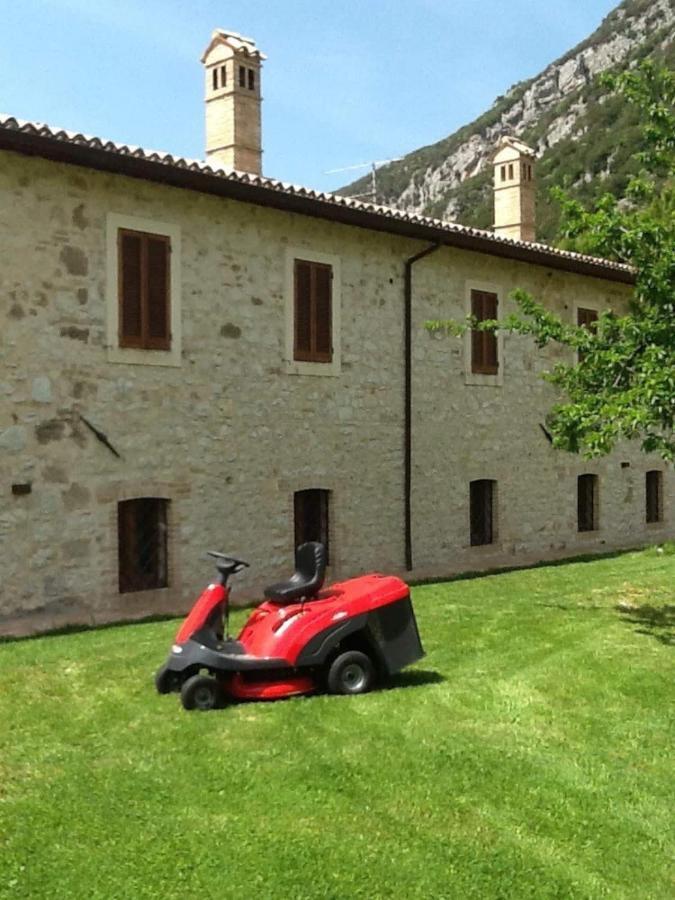 Casa Ridente Nella Valle Del Menotre Con Giardino Pale Exteriör bild