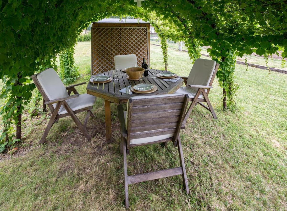 Casa Ridente Nella Valle Del Menotre Con Giardino Pale Exteriör bild